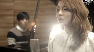 kelly clarkson grown up christmas list DPeG